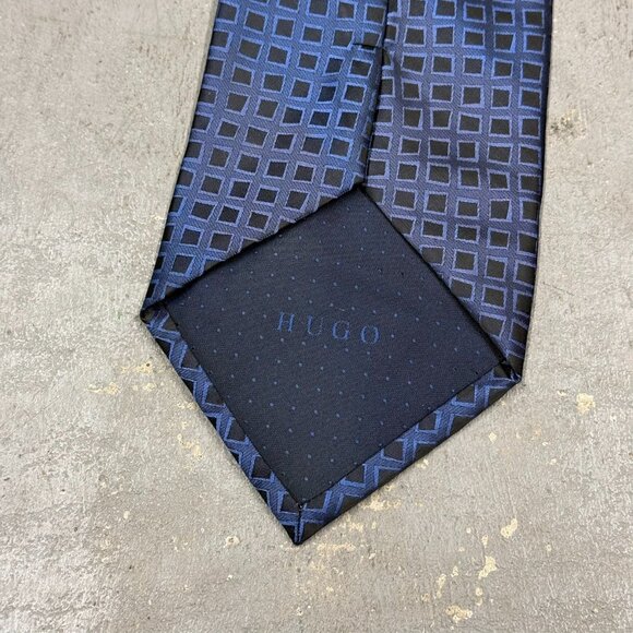 Hugo Boss Tie 100% Silk Woven Box Pattern Made in Italy Blue 4.5" - Picture 4 of 5